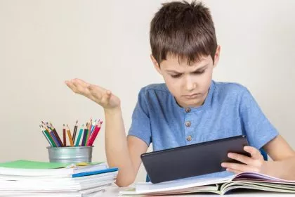 Studie: Lesen bildet, aber nicht am Bildschirm
