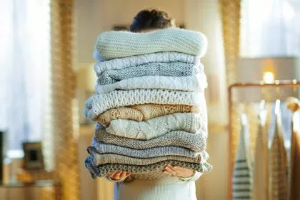 So finden Sie den richtigen Pullover, der wirklich lange hält