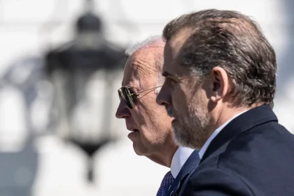 Umfrage: Mehrheit der Amerikaner glaubt, dass sich Biden etwas zu Schulden kommen lassen hat