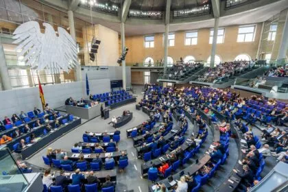 AfD und Linke für Abschaffung der Fünf-Prozent-Hürde bei Bundestagswahlen - Union dagegen