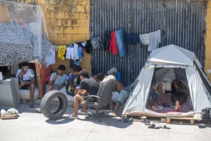 Ceuta: Demonstranten legen Feuer in Migrantenlager