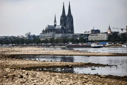 Nicht nur die Hitze trocknet Flüsse aus - weshalb Klimaschutz allein zu kurz greift