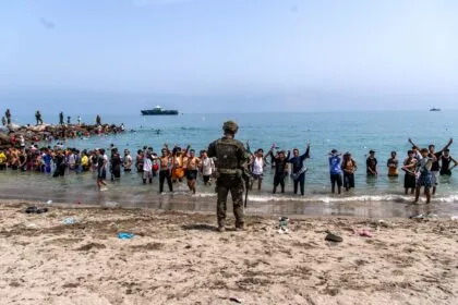 Sánchez nennt Ceuta-Ansturm „Angriff“ - nutzt Marokko Migration als Druckmittel?