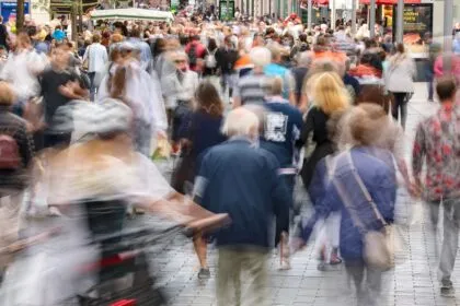 Vertrauen in den Staat stark gesunken