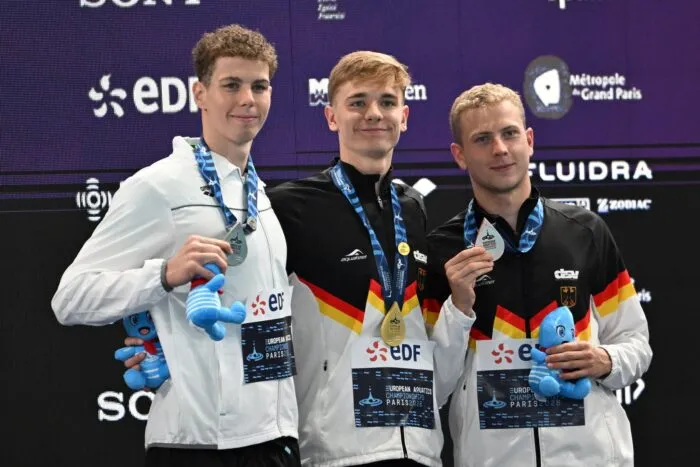 Johannes Liebmann (M) und Oliver Klemet (r) sind Konkurrenten und Freunde.