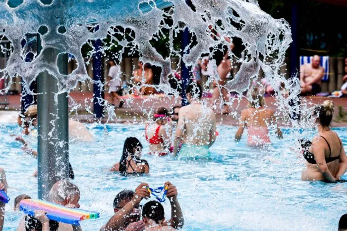 Die beste Abkühlung bei Hitzegraden ist für viele Menschen ein Besuch im Freibad.