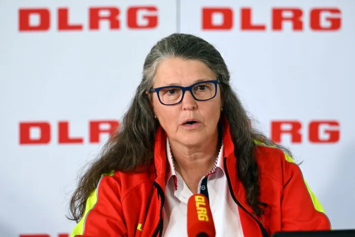 «Je heißer es ist, desto mehr zieht es Menschen ans Wasser», sagte die DLRG-Präsidentin Ute Vogt.