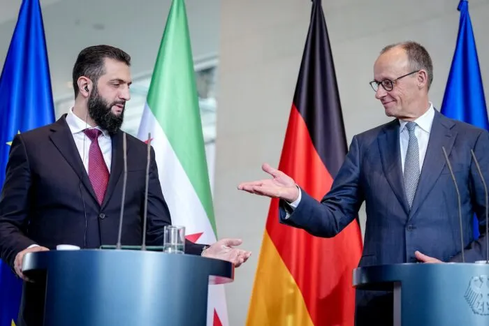 Bundeskanzler Friedrich Merz äußerte sich in einer Pressekonferenz mit Syriens Übergangspräsidenten Ahmed al-Scharaa.
