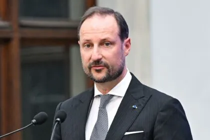 Zwischen Sorgen und Skandalen: Norwegens neuer König Haakon