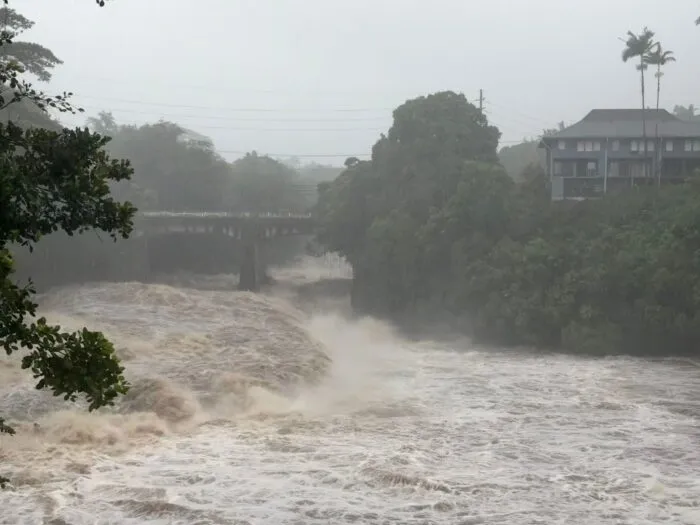 Zerstörerische Winde und massive Niederschläge auf Hawaiis größter Insel.