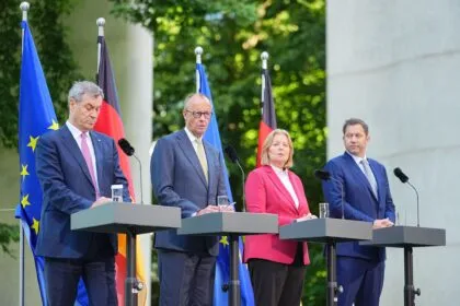Koalition beschließt 34-Punkte-Reformpaket - geteilte Reaktionen in Politik und Gesellschaft