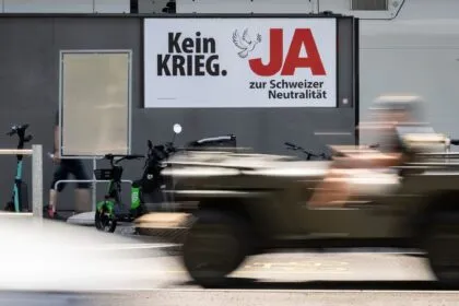 Schweizer lehnen Abschottung durch strikte Neutralität ab