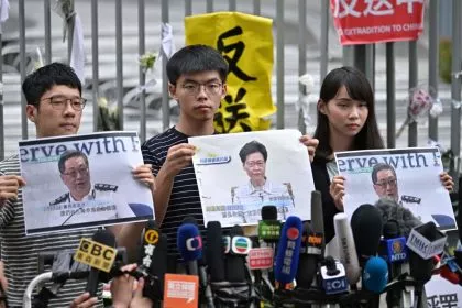 Hongkong: Joshua Wong zu 13,5 Monaten Gefängnis verurteilt