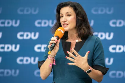 Forschungsministerin Bär will Long-COVID-Forschung ausbauen
