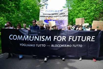 Warum sich so viele junge Menschen zum Kommunismus hingezogen fühlen