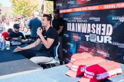 Die Debatten von Charlie Kirk (3) - der „schwarze Pilot“ und der „Faschist“