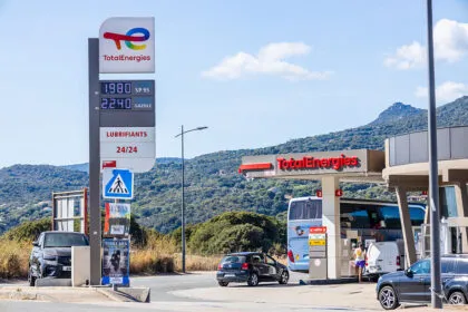 Benzin für 1,99 Euro: Spritpreisdeckel von französischem Konzern verärgert Konkurrenz