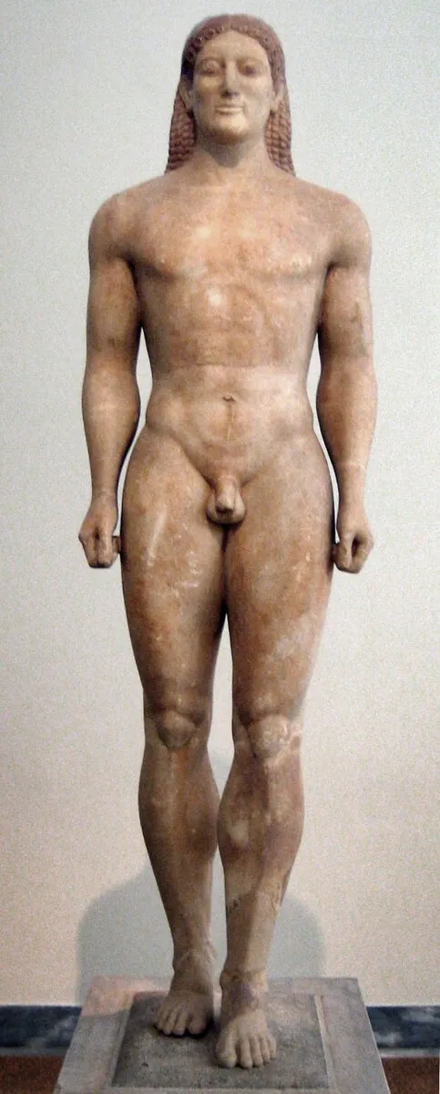 Die ersten griechischen Statuen, die antike Bildhauer schufen, waren stilistisch stark an das ägyptischen Skulpturen angelehnt