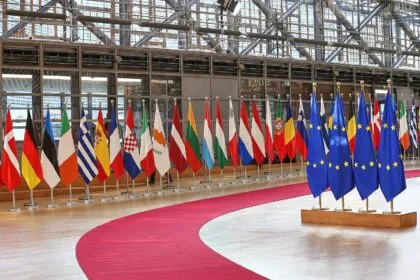 Handelspolitik: EU-Gipfel setzt auf Dialog mit China - behält sich härtere Gangart vor