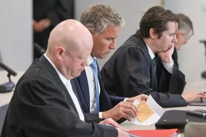 Landgericht Halle: Björn Höcke wegen „Alles für Deutschland“ zu Geldstrafe verurteilt