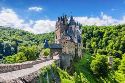 Burg Eltz im Eifelwald - eine Reise ins Mittelalter