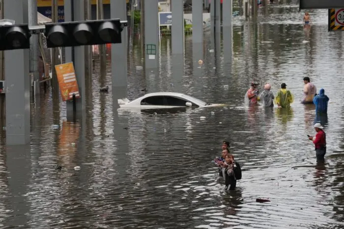 Tagelanger Starkregen hatte das Hochwasser ausgelöst.