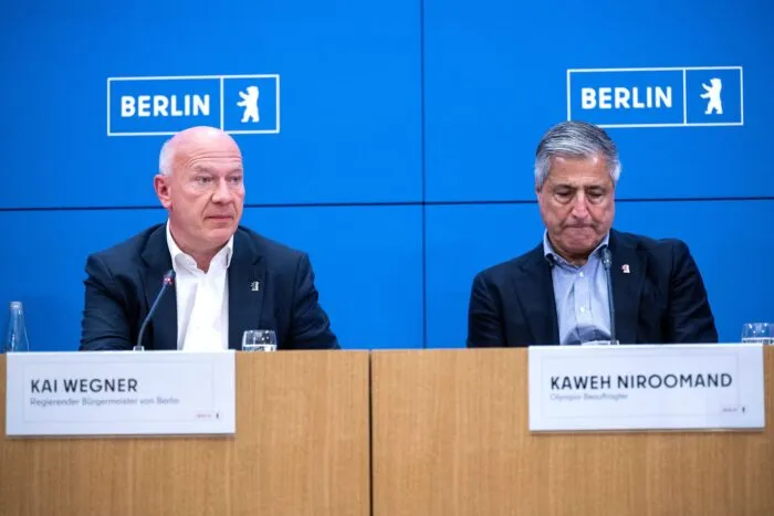 Kai Wegner (links), Regierender Bürgermeister Berlins, und der Olympiabeauftragte Kaweh Niroomand erklärten das Aus der Berliner Bewerbung.