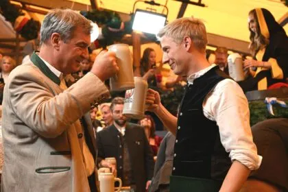 Oktoberfest-Start mit Promis und Schreckmoment