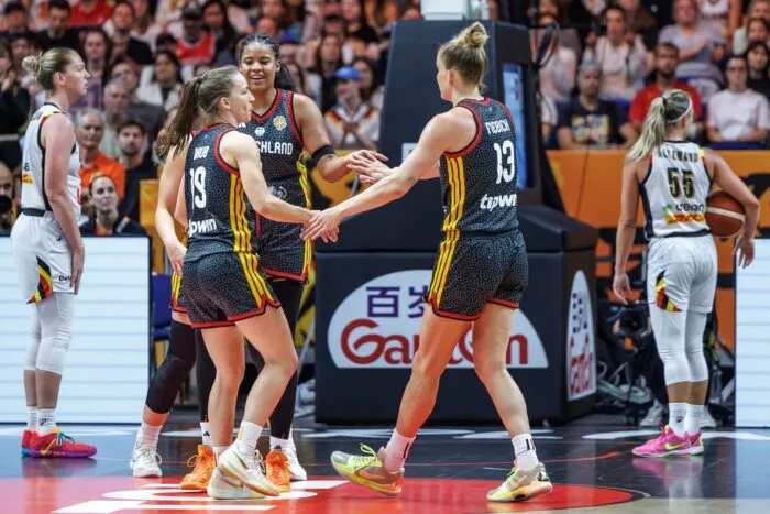 Leonie Fiebich (r) zeigte eine starke Leistung.