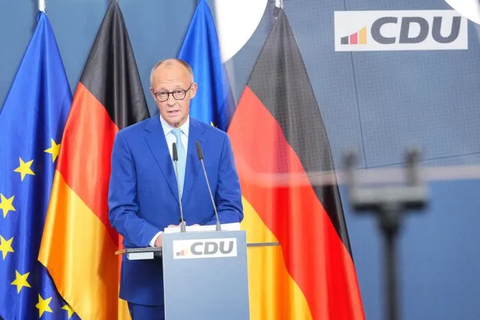 CDU-Chef und Kanzler Friedrich Merz äußert sich in der Parteizentrale in Berlin zum Ausgang der Landtagswahlen in Mecklenburg-Vorpommern und Berlin.