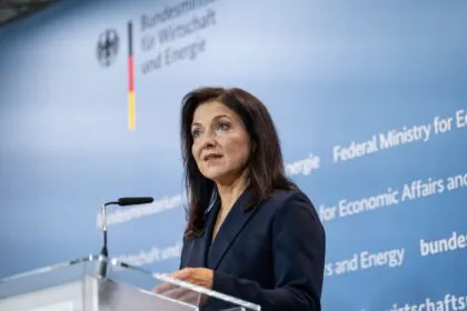 Reiche zieht Bilanz: Deutschland soll wieder zum Investitionsstandort werden