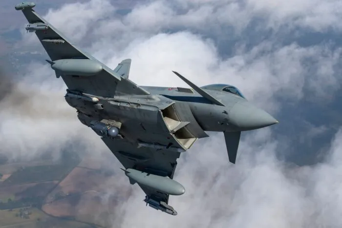 Kampfjets der NATO holen über Litauen eine Drohne vom Himmel. (Archivbild)