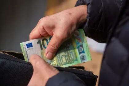 Rente als „Basisabsicherung“: Ostdeutsche Politiker warnen