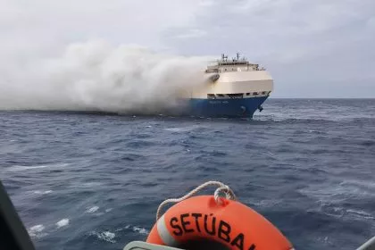 Versicherer: Lithium-Batterien sind „Brandursache Nummer eins auf Containerschiffen“