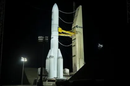 Europäische Ariane-6-Rakete mit 36 Satelliten ins All gestartet