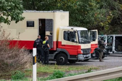 Fahndung nach mutmaßlichem Stromnetz-Saboteur: Innenminister spricht von Klimaterrorismus