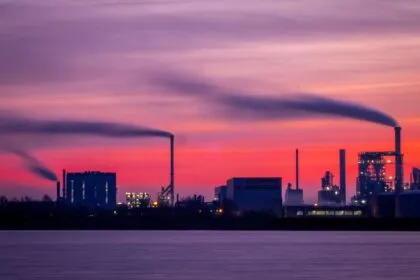 Deutsche Industrie steigert Umsatz - und streicht Jobs