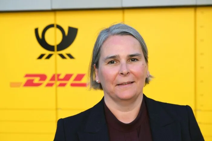 Die neue Post-Chefin: Die Österreicherin Nikola Hagleitner steht an der Spitze der neuen Tochterfirma Deutsche Post AG. DHL-Vorstandsboss Tobias Meyer verliert den Titel Post-Chef - er ist nicht mehr Chef der Deutschen Post AG, sondern der DHL AG.