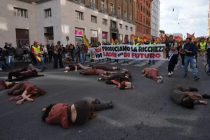 Landesweite Proteste in Italien mit kleineren Auseinandersetzungen