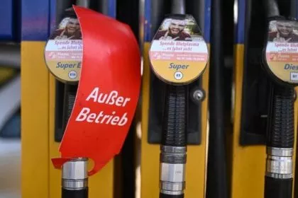 Tankrabatt und Niedrigwasser: Ersten Tankstellen geht der Sprit aus