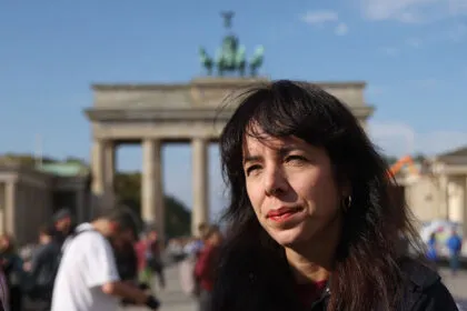 Linke, Grüne und SPD machen Weg für Sondierungsgespräche frei - Fischer und Thierse warnen