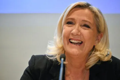 „Liebliches Frankreich“ und harte Ordnungspolitik: Le Pen und Bardella eröffnen Wahlkampf