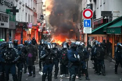 Weitere Plünderungen und Gewalttaten in Paris und Lyon