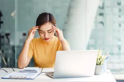 Negative Gedanken schaden dem Gehirn mehr, als man denkt