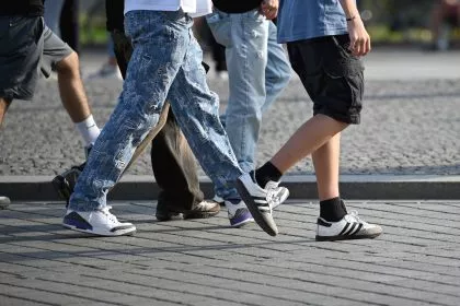 Mehr junge Männer sehen sich politisch „eher rechts“