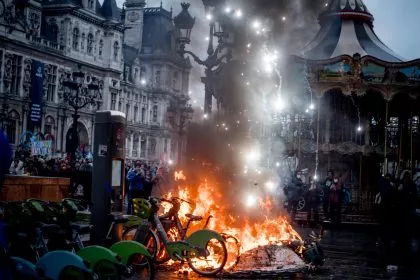Proteste gegen Rentenreform: Über 100 Festnahmen in Paris