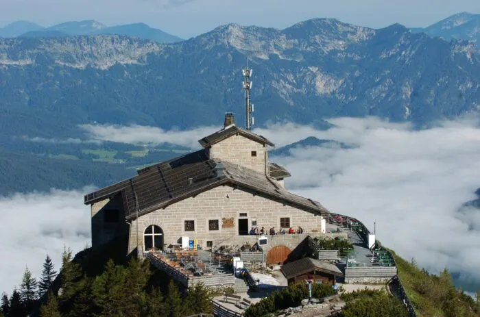 Bisherigen Erkenntnissen zufolge befand sich bei Brandausbruch niemand in dem Gebäude. (Archivbild)