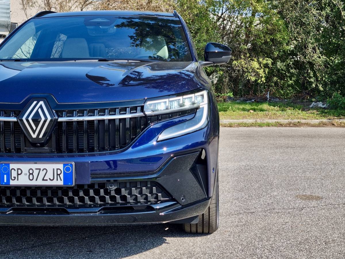 Renault Espace E-Tech: guarda la gallery del nuovo SUV sette posti  3