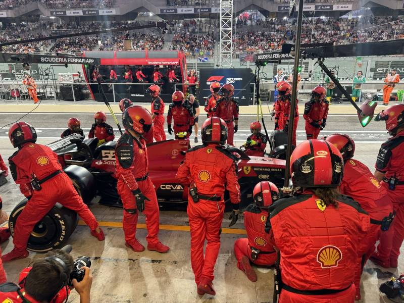 F1 Abu Dhabi gara Sainz pit stop