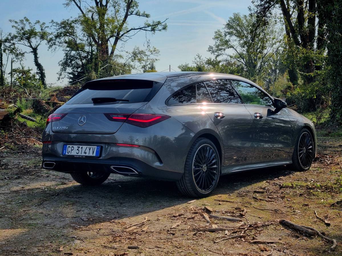 Mercedes CLA Shooting Brake, guarda la gallery della Station Wagon Coupè  8